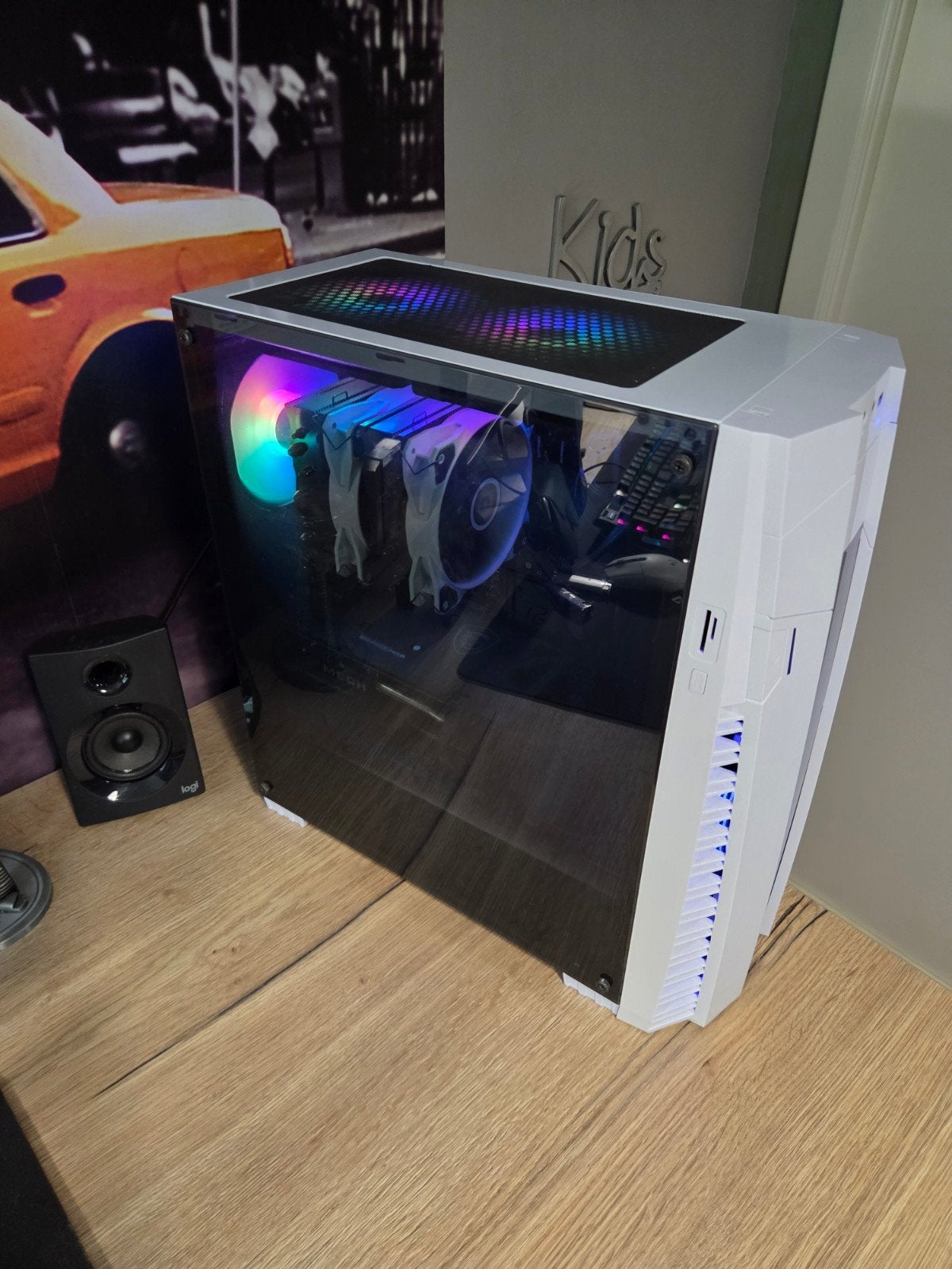 Foto 2 van Gaming PC | RX 6650 XT 8GB | Ryzen 5 | 16GB RAM | RGB