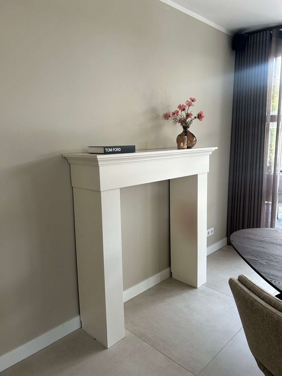 Sfeervolle decoratieve schouw, wit, Huis en Inrichting, Haarden, Ophalen, Zo goed als nieuw, Vrijstaande haard, Overige soorten