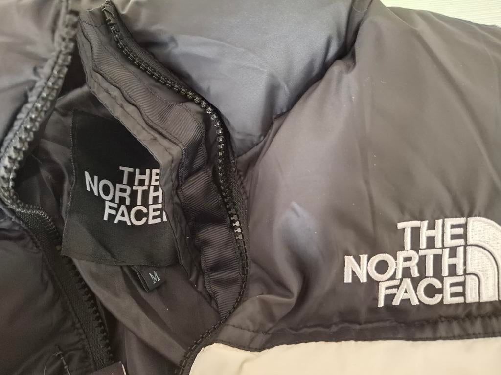 The North Face Nuptse Puffer Jas Maat M, Maat 48/50 (M), Wit, Nieuw, Ophalen of Verzenden
