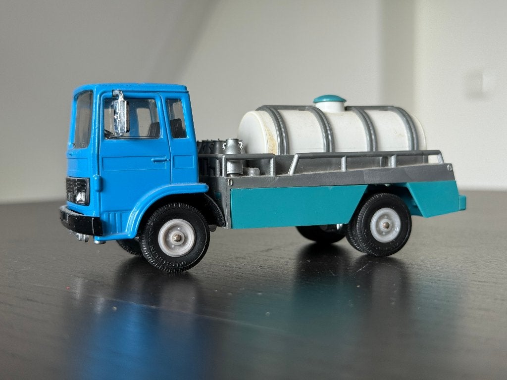 NOREV MAXI-JET 522 DAF TRUCK MILK TANKER, Hobby en Vrije tijd, Ophalen of Verzenden, Bus of Vrachtwagen, Tekno