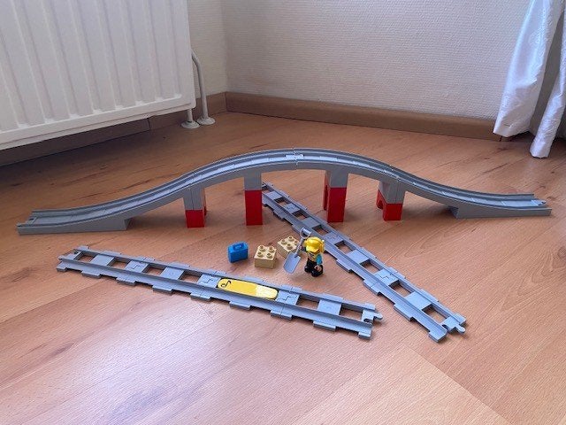 Duplo, brug pop codesteen, rails recht, set 10872 compleet, Gebruikt, Ophalen of Verzenden, Compleet, Duplo
