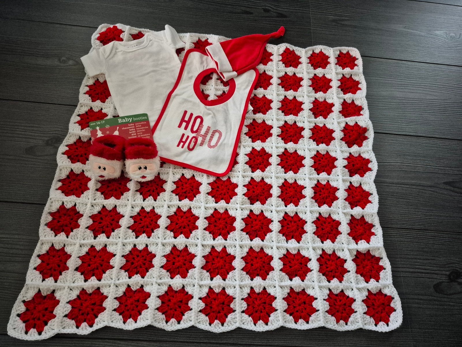GEHAAKTE BABYDEKEN ( KERST) NIEUW, Ophalen, Nieuw, Rood, Deken