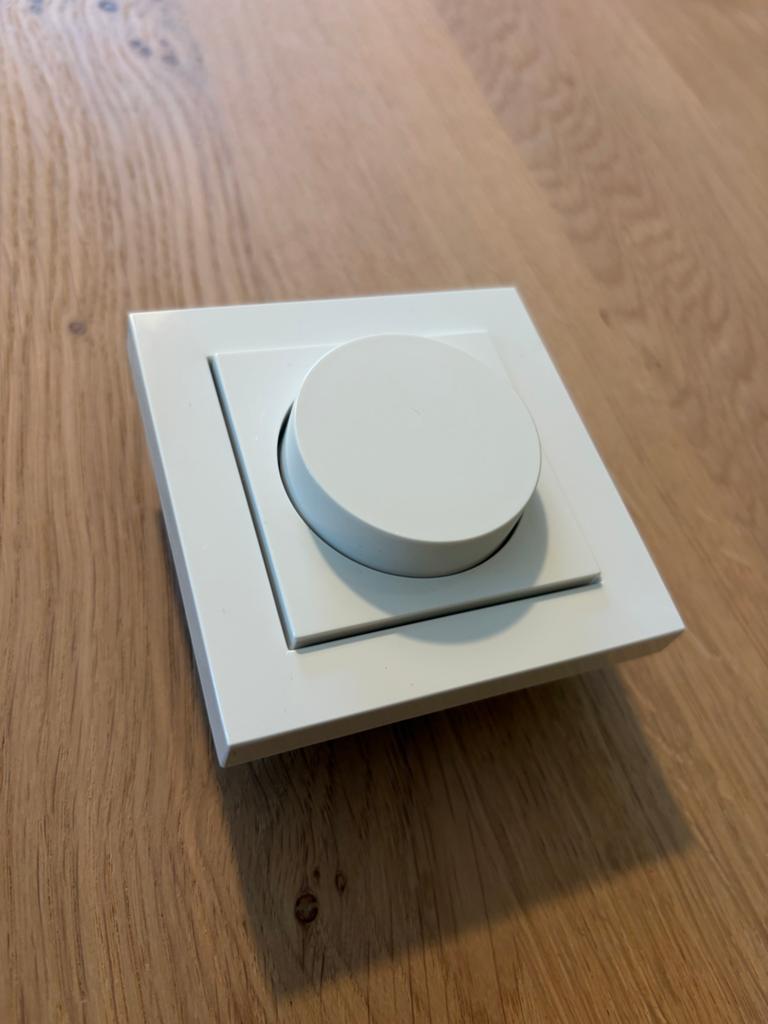 Gira draaidimmer LED (art 245500) + E2 wit glans raam/knop, Doe-het-zelf en Verbouw, Elektra en Kabels, Ophalen of Verzenden, Zo goed als nieuw