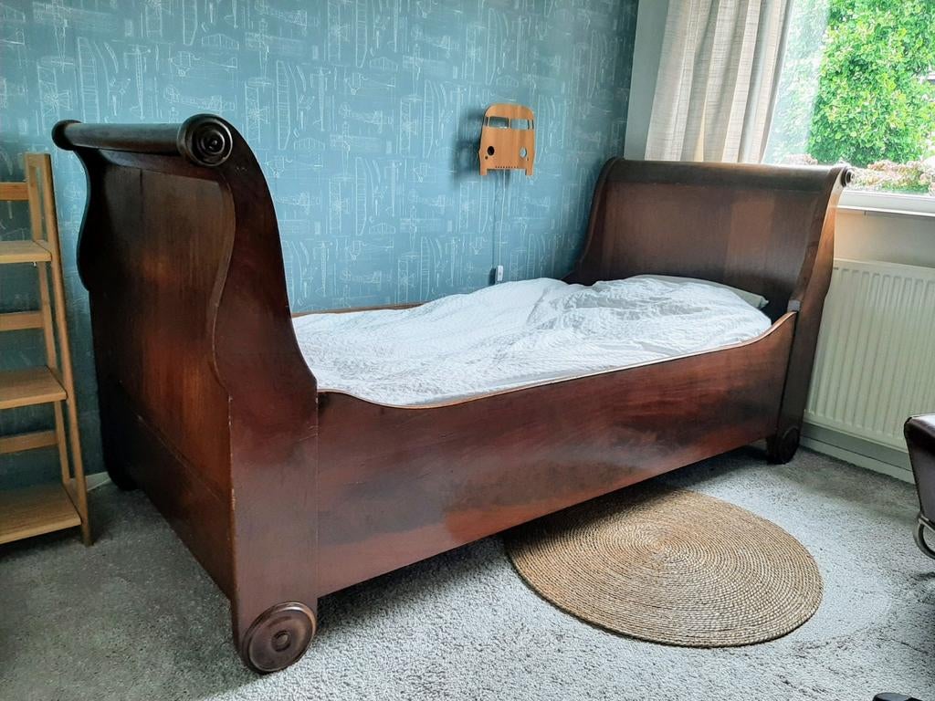 Prachtig houten sleebed (La Folie) incl. lattenbodem, Ophalen