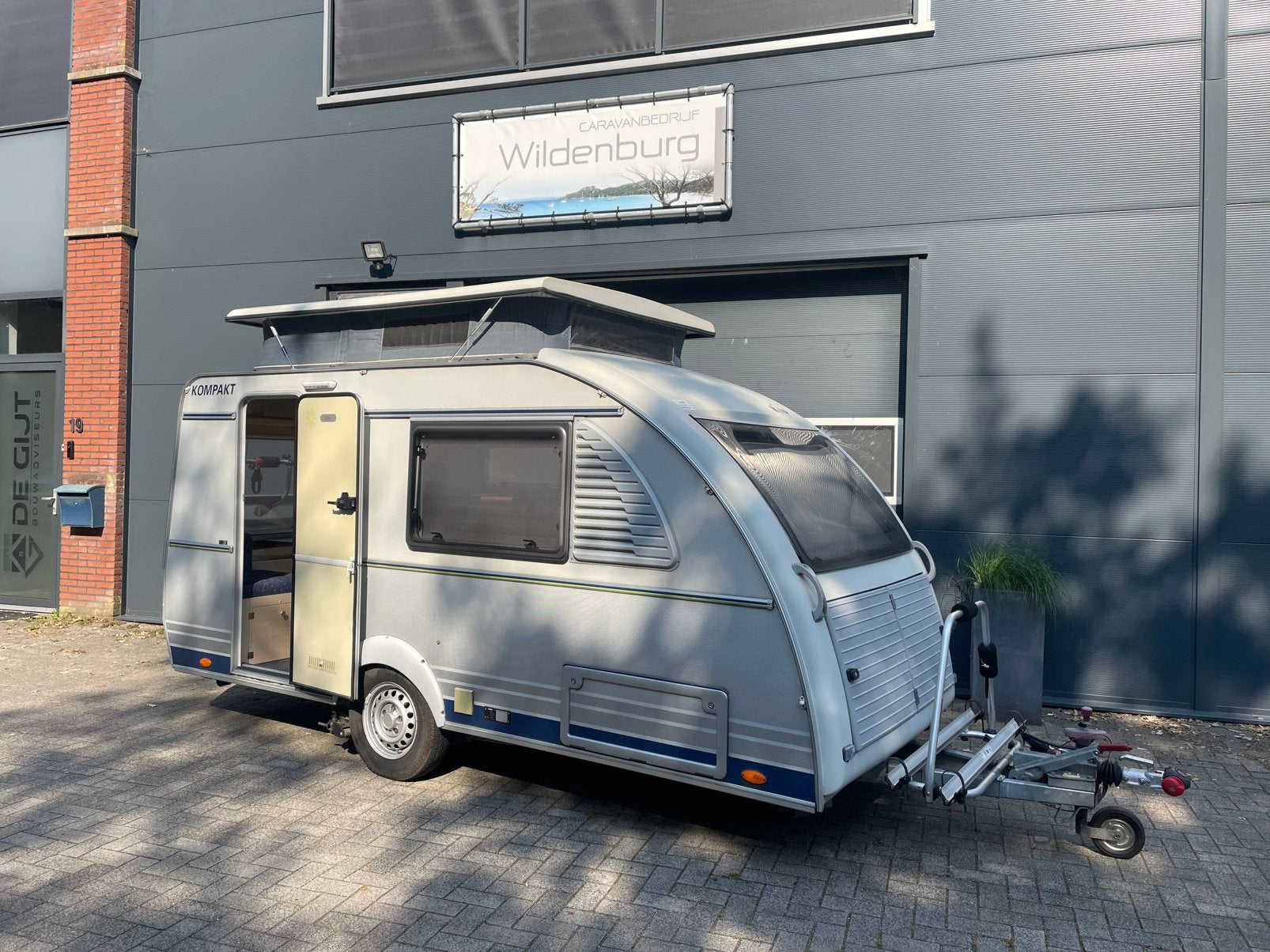 Verkocht!! Schitterende Kip Kompakt KK37, 2 zitjes, mover!, Standaardzit, Schokbreker, Kip, Tot en met 2
