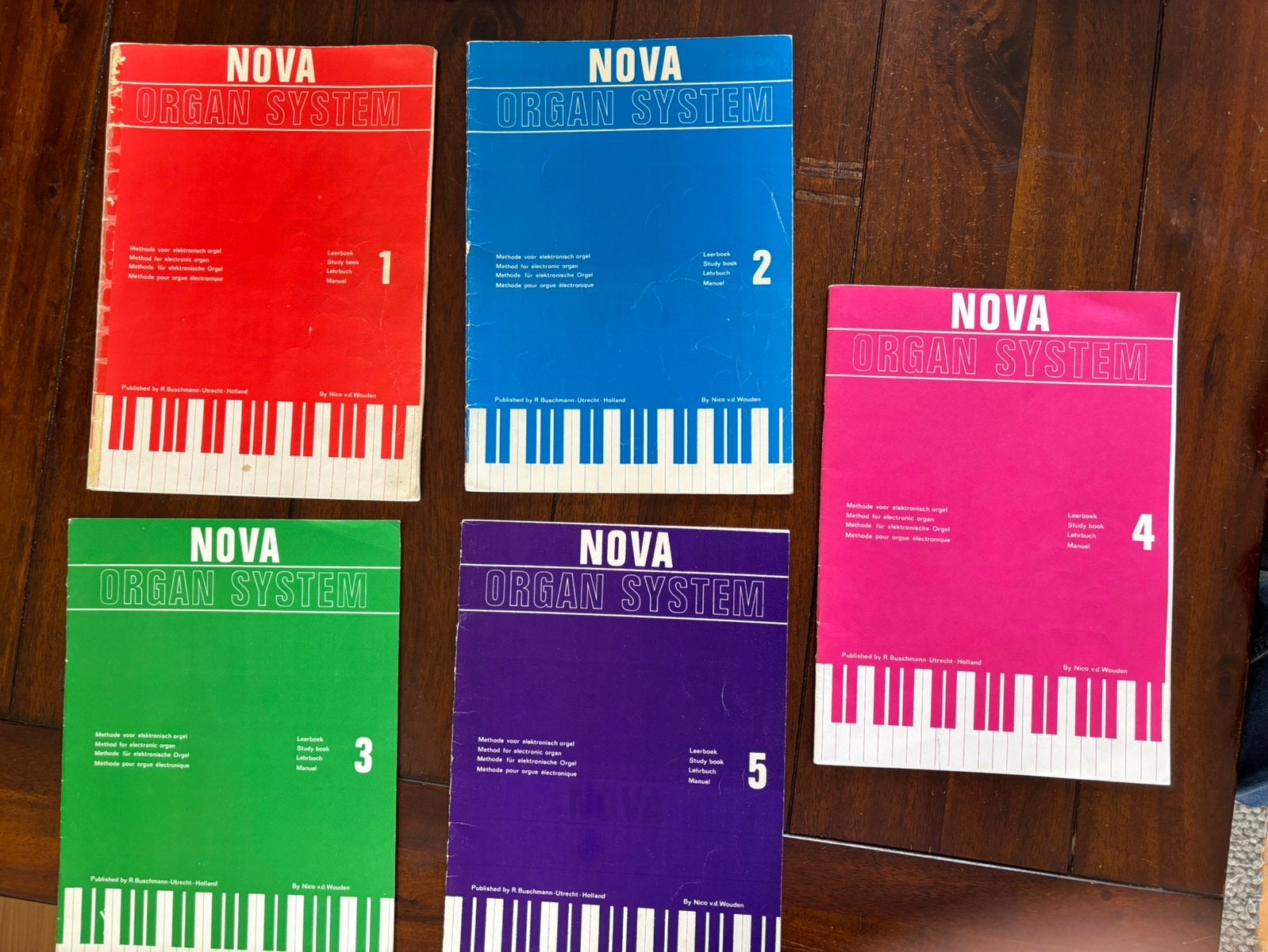 NOVA ORGAN SYSTEM ELECTRONUSCH ORGEL LEERBOEK dl. 1,2,3,4,5, Gebruikt, Les of Cursus, Ophalen of Verzenden, Religie en Gospel