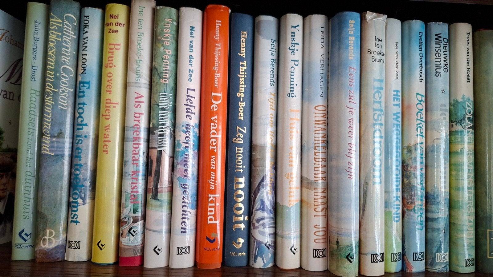 streekromans vcl serie, Ophalen of Verzenden, Zo goed als nieuw