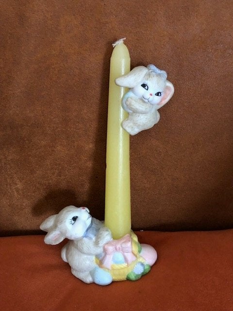 Konijnen Beeldje Konijn Met Kaars, Nieuw, 18 cm, Verzamelen, Ophalen of Verzenden, Nieuw, Dier