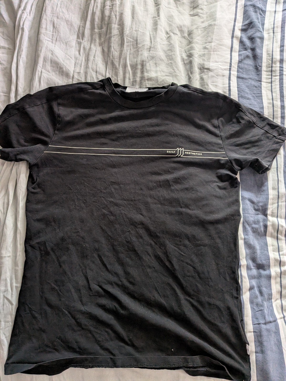 Heren T-shirt Daily Aesthetikz Maat S, Kleding | Heren, T-shirts, Zwart, Ophalen of Verzenden, Daily Aesthetikz, Gedragen