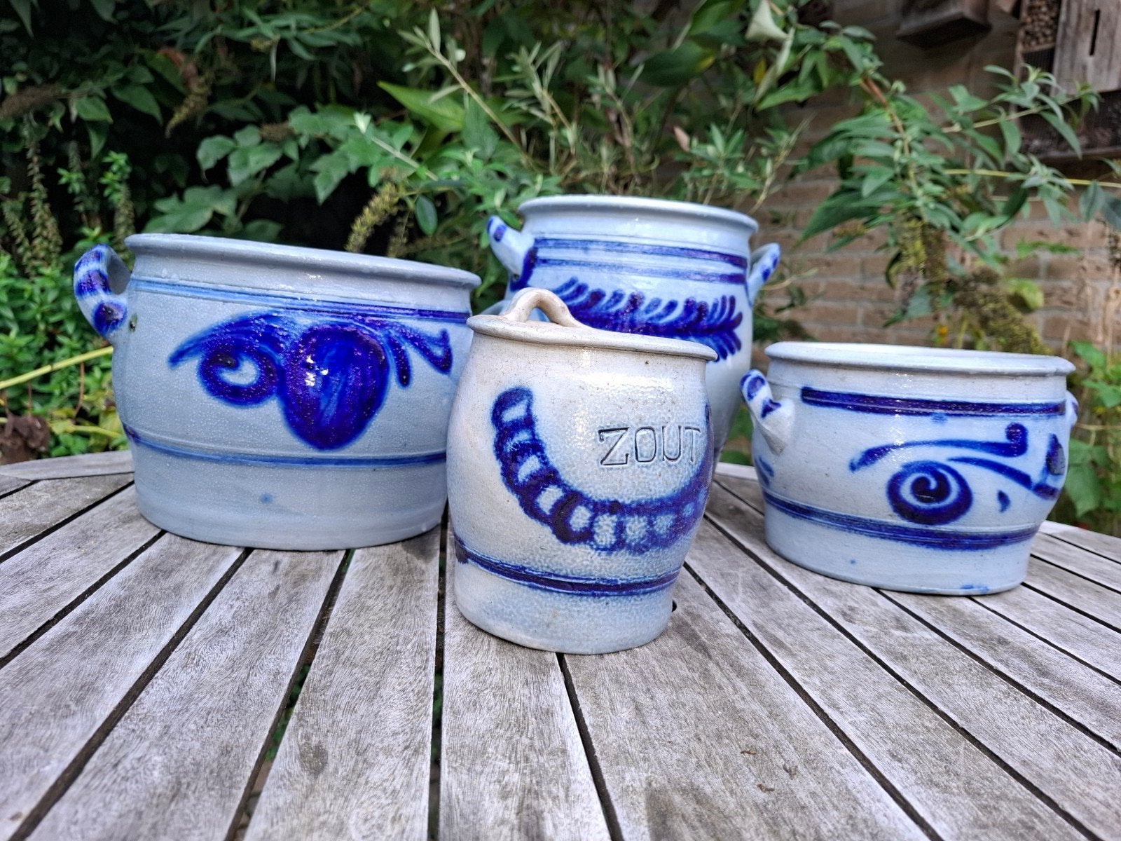 Set van 4 vintage Keulse zoutglazuur potten, blauw decor, Antiek en Kunst, Ophalen