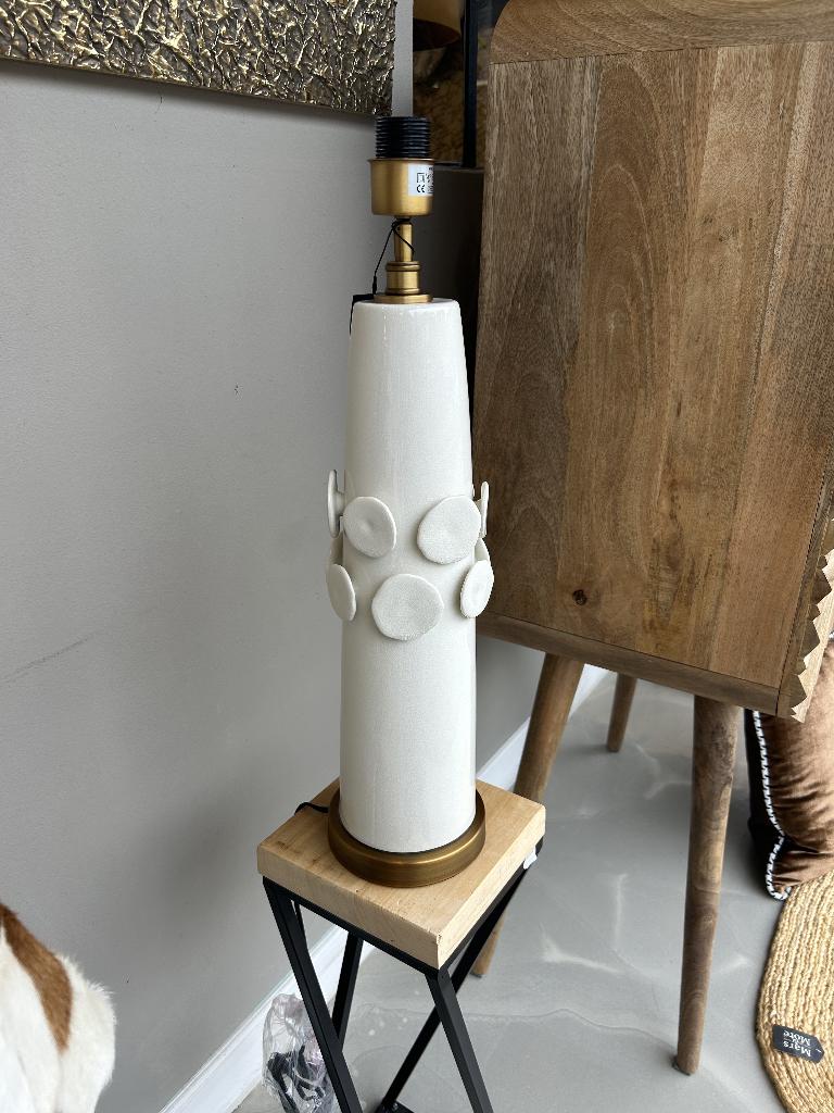 Luxe Witte Keramische Lampenvoet met Gouden Details, Ophalen, Artistiek, modern, aarde, Nieuw, Nvt
