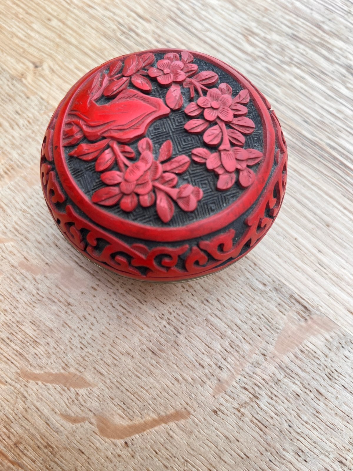 Chinees lakwerk doosje met blauw emaille decoratie, Verzenden