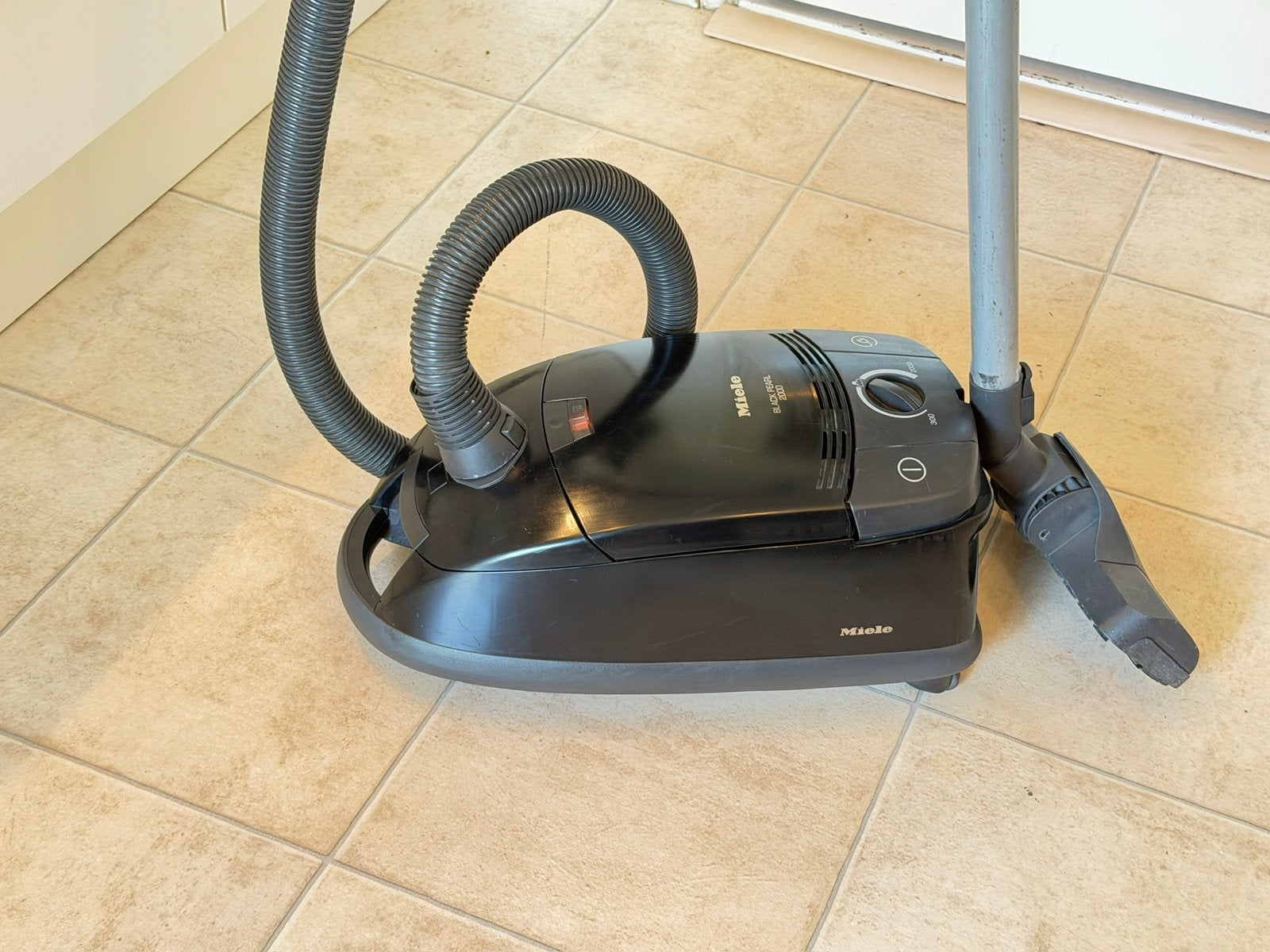 Miele Stofzuiger 2000 watt Black Pearl, Witgoed en Apparatuur, Stofzuigers, Ophalen, Zo goed als nieuw, 1600 tot 2000 watt