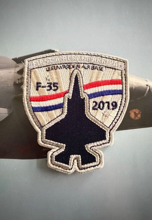 First aircraft F-35 Leeuwarden Air Base 2019 322 sqn Rnlaf, Verzamelen, Ophalen of Verzenden, Luchtmacht, Nederland, Embleem of Badge