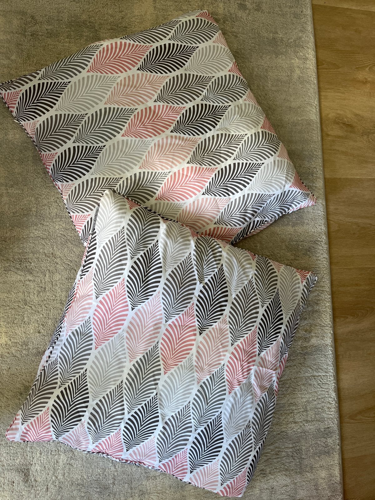Set van 2 sierkussens met bladprint, roze/grijs/zwart, Ophalen, Overige merken, Meerkleurig, Met print