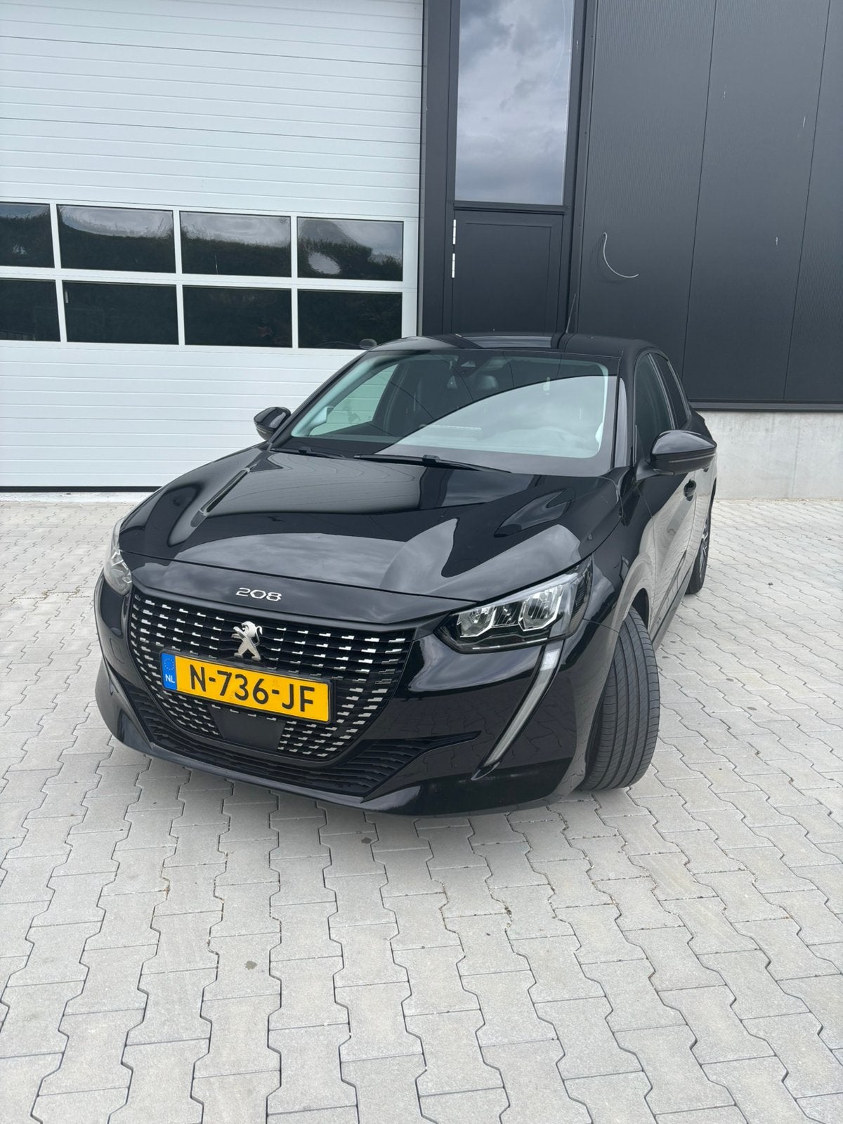 Peugeot 208 1.2 Puretech allure pack 100pk 2021 Zwart, Auto's, Voorwielaandrijving, Origineel Nederlands, 1200 kg, Handgeschakeld