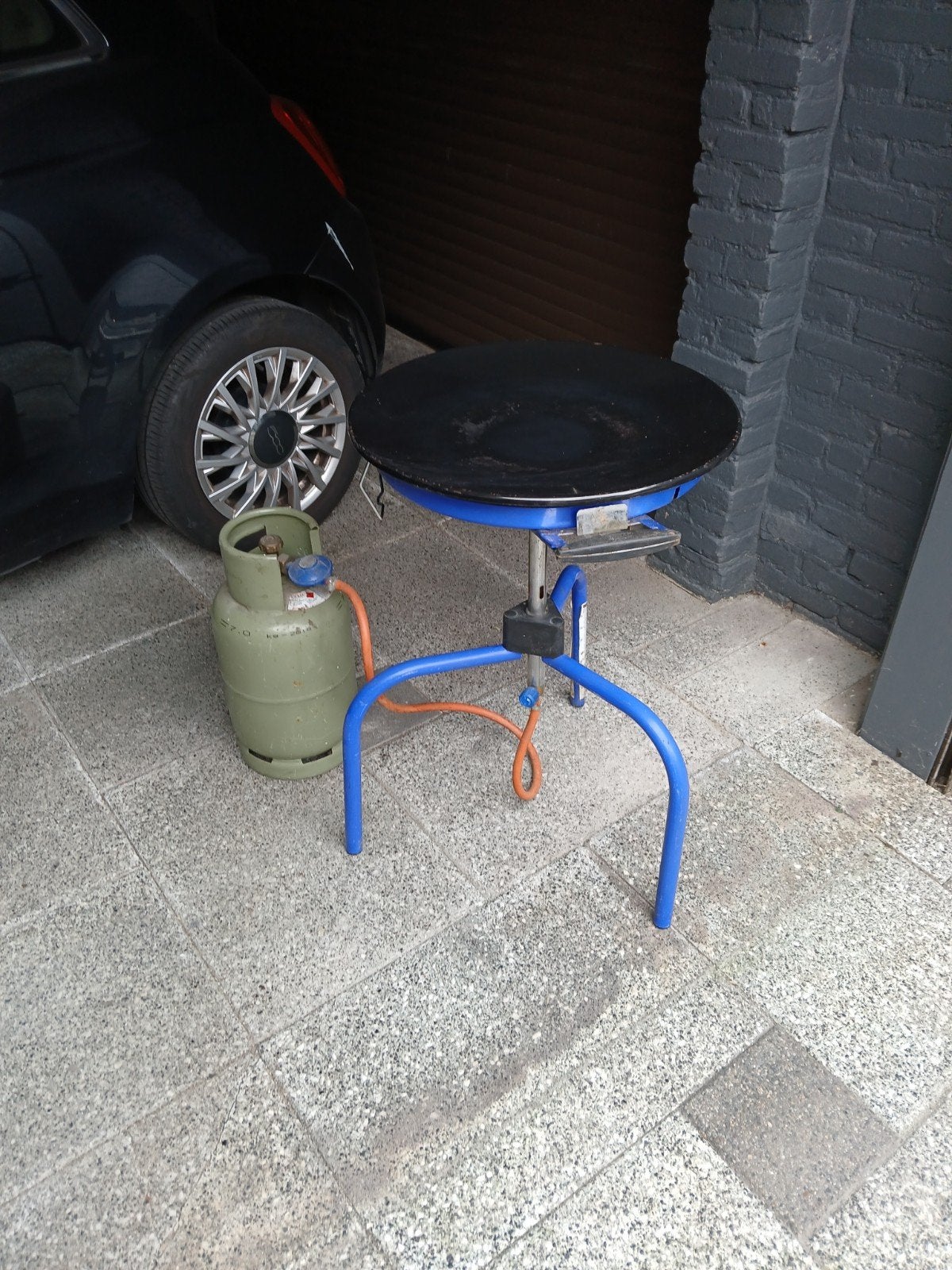 Gas BBQ met grote bakplaat en gasfles, Ophalen of Verzenden, Gebruikt