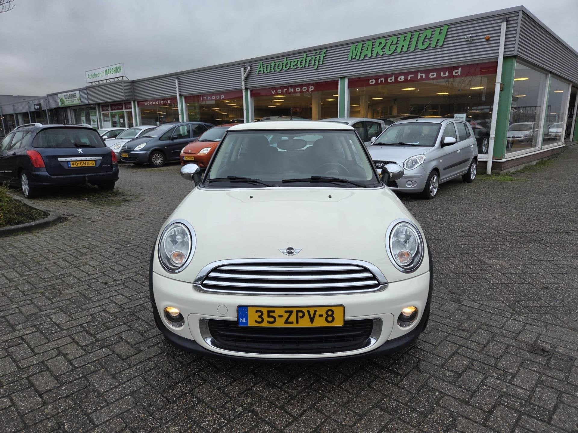 Mini Mini 1.6 One Kite White|NAP|NAVIGATIE|BT|, Auto's, Mini, Voorwielaandrijving, Euro 5, Gebruikt, 4 cilinders