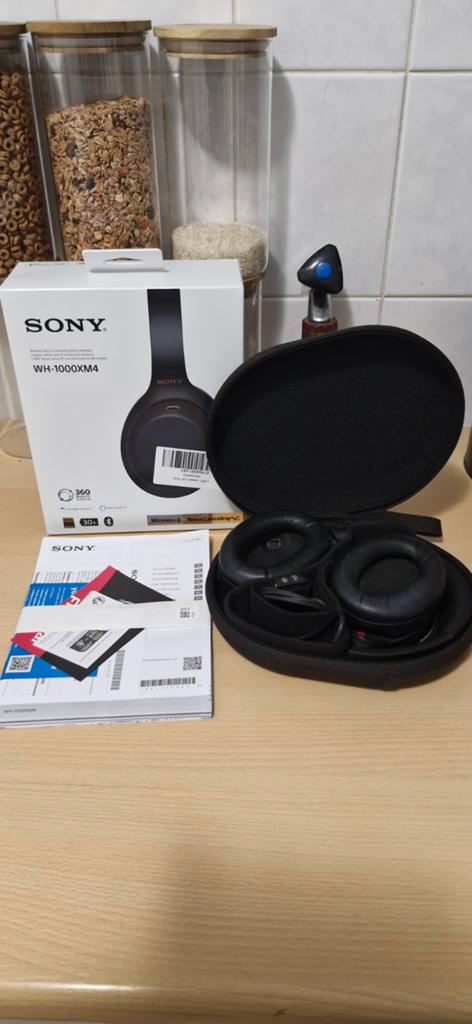 Nette Sony WH-1000XM4 koptelefoon