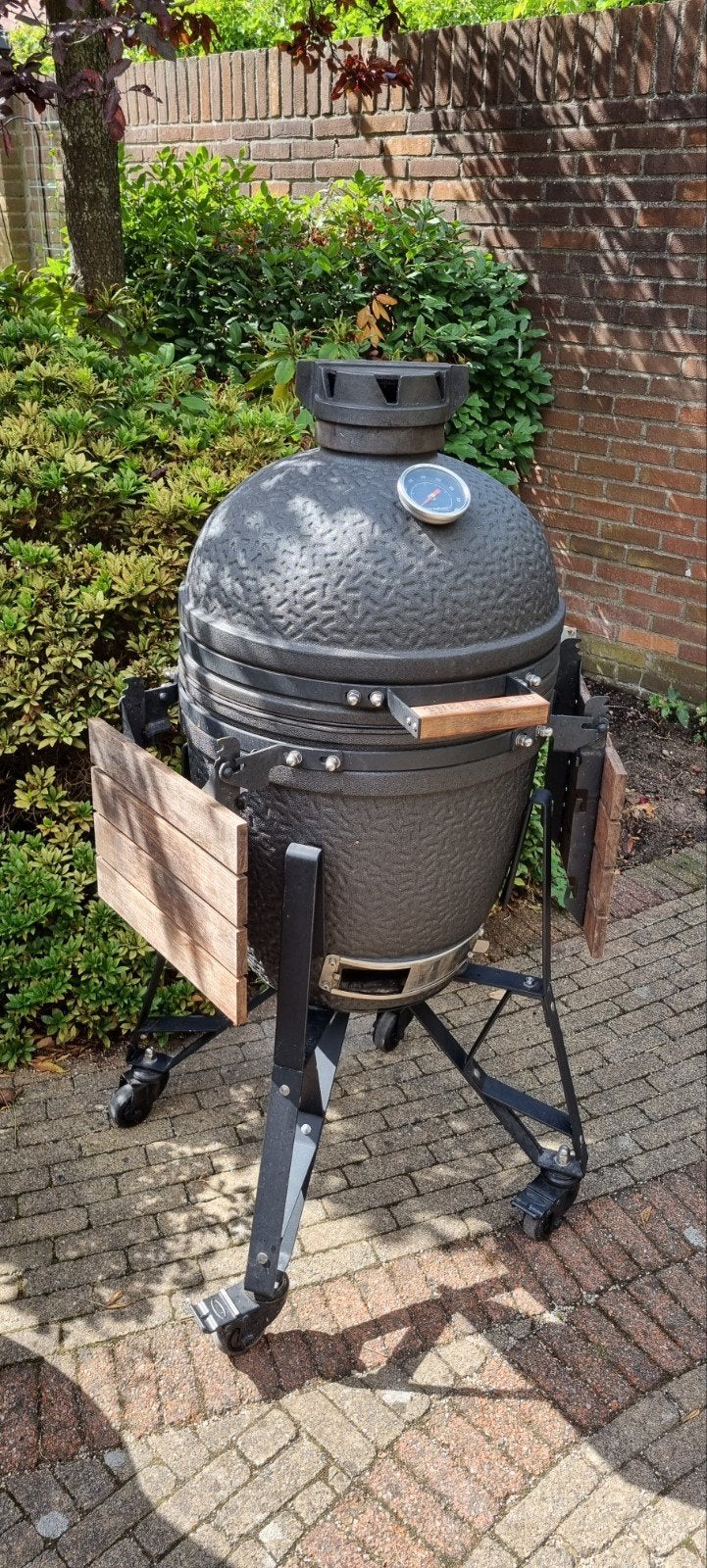 The Bastard Urban Medium Kamado BBQ, Ophalen, Gebruikt, The Basterd, Met accessoires