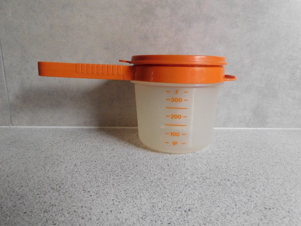 Tupperware Hand Knijp Zeef en maatkan 450 ml. Oranje, 450 ml, Overige typen, Oranje, Ophalen of Verzenden