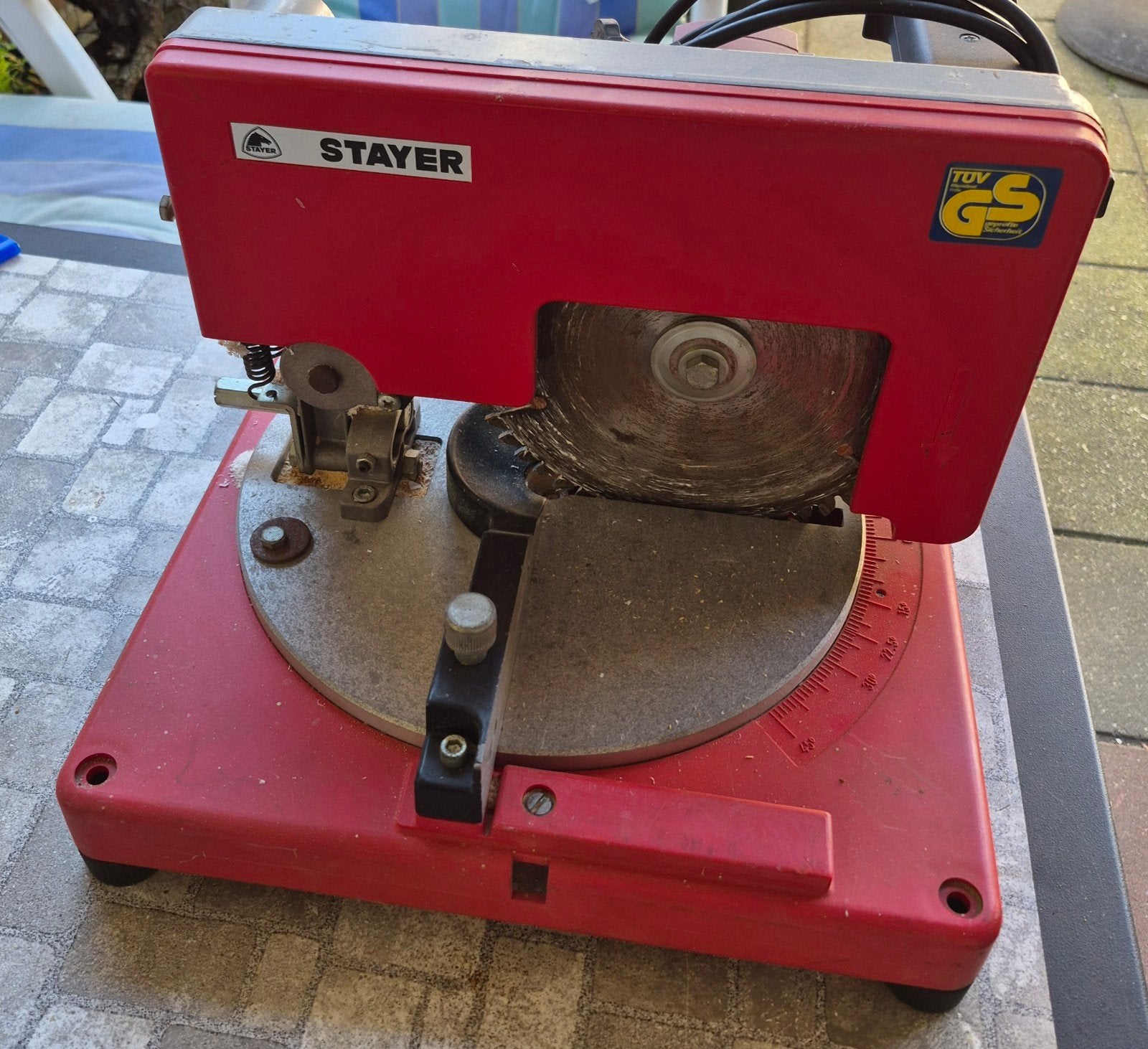 Stayer SC 205 Afkortzaag - Compact en Krachtig, Ophalen, 600 tot 1200 watt, Afkortzaag, 30 tot 70 mm