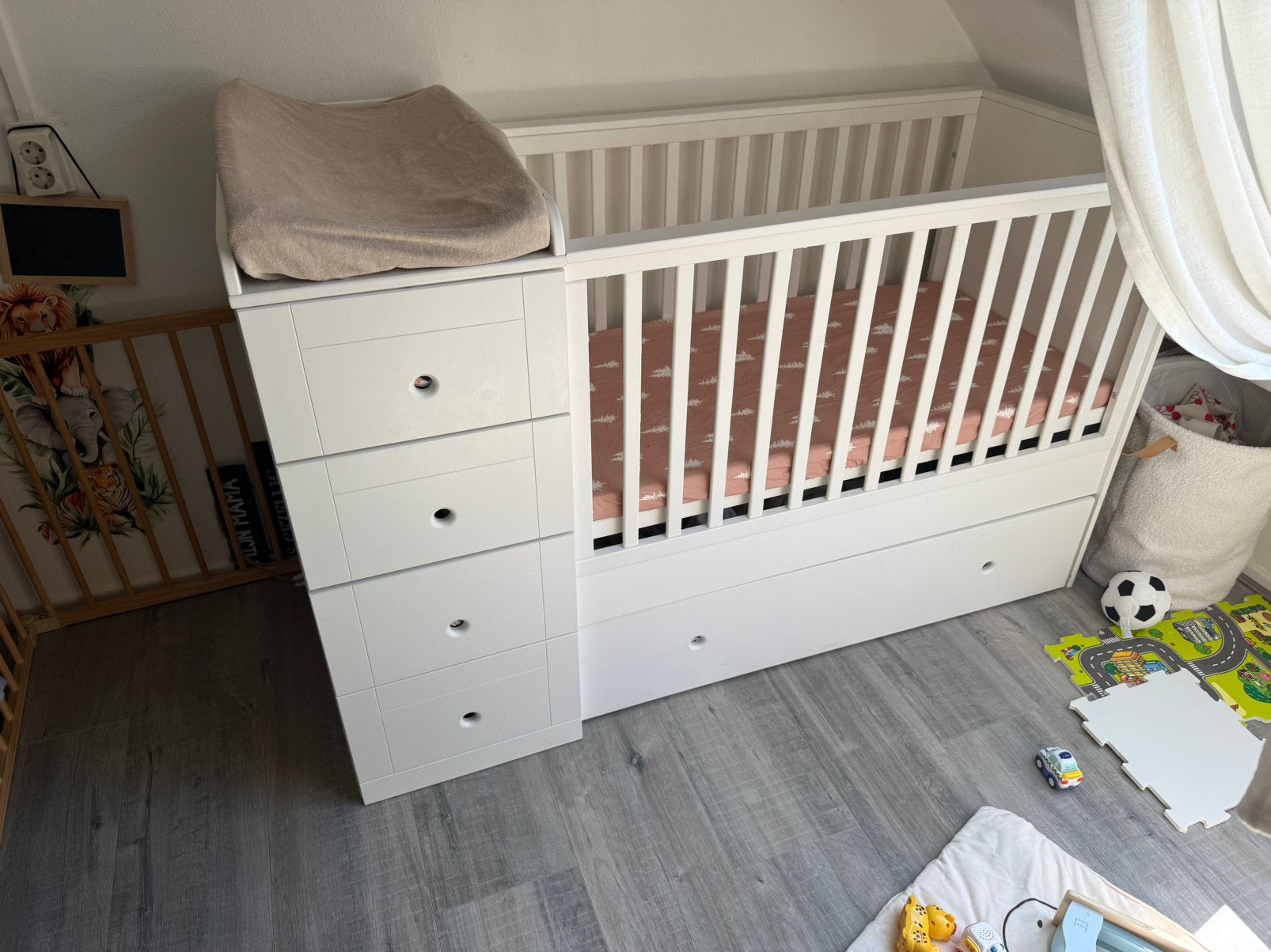 ledikant 60x120 +commode/kast - Bellamy Paso Doble babykamer, Ophalen, Zo goed als nieuw, Jongetje of Meisje