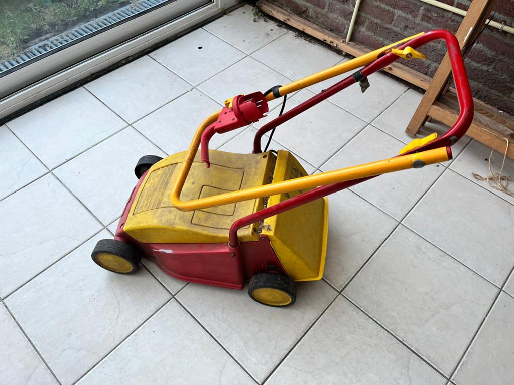 Elektrische grasmaaier Wolfgarten met opvangbak, Tuin en Terras, Grasmaaiers, Ophalen, Gebruikt, Elektrische grasmaaier