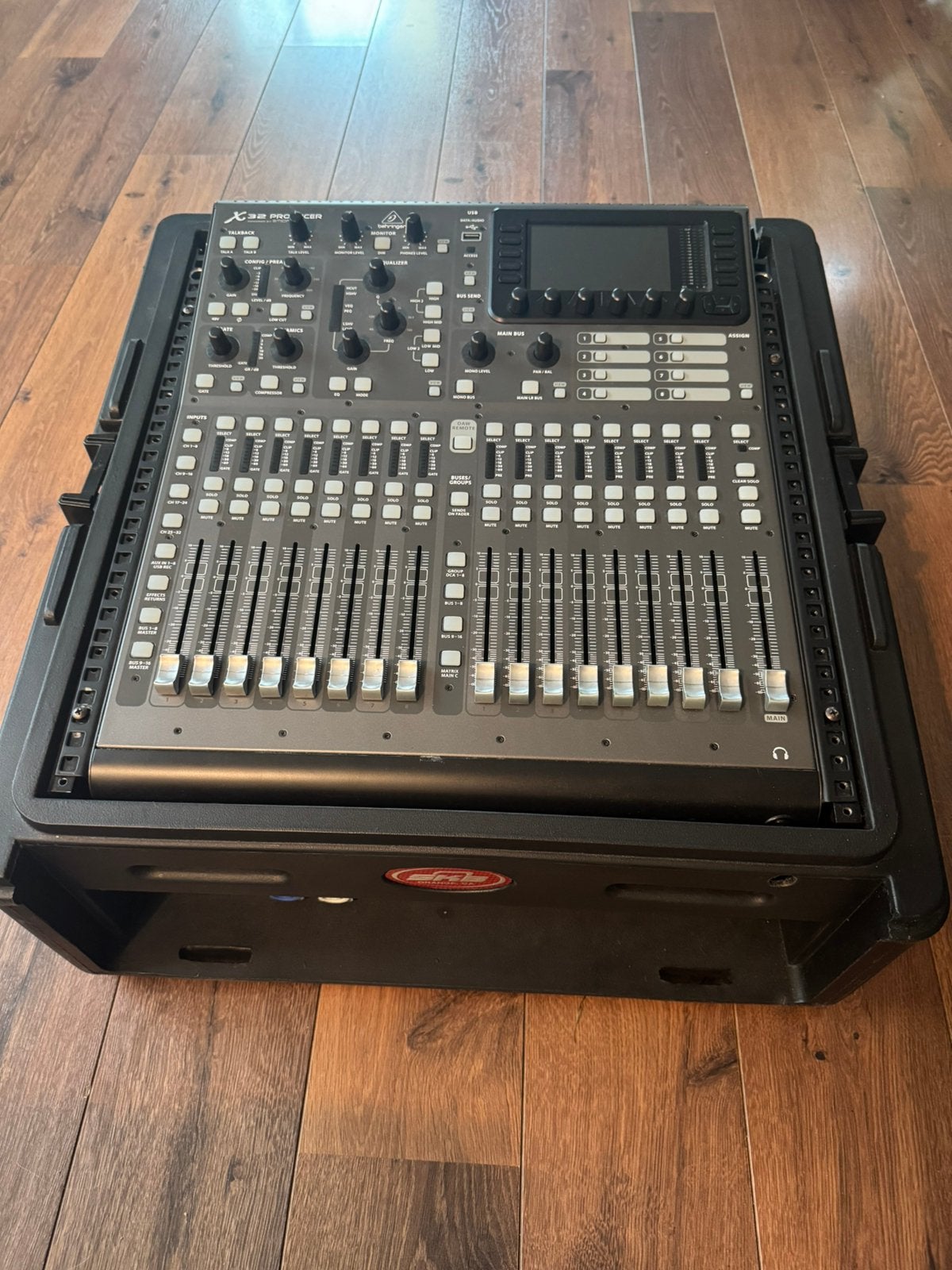 behringer X32 producer met case, Ophalen, Gebruikt, 20 kanalen of meer, Microfooningang