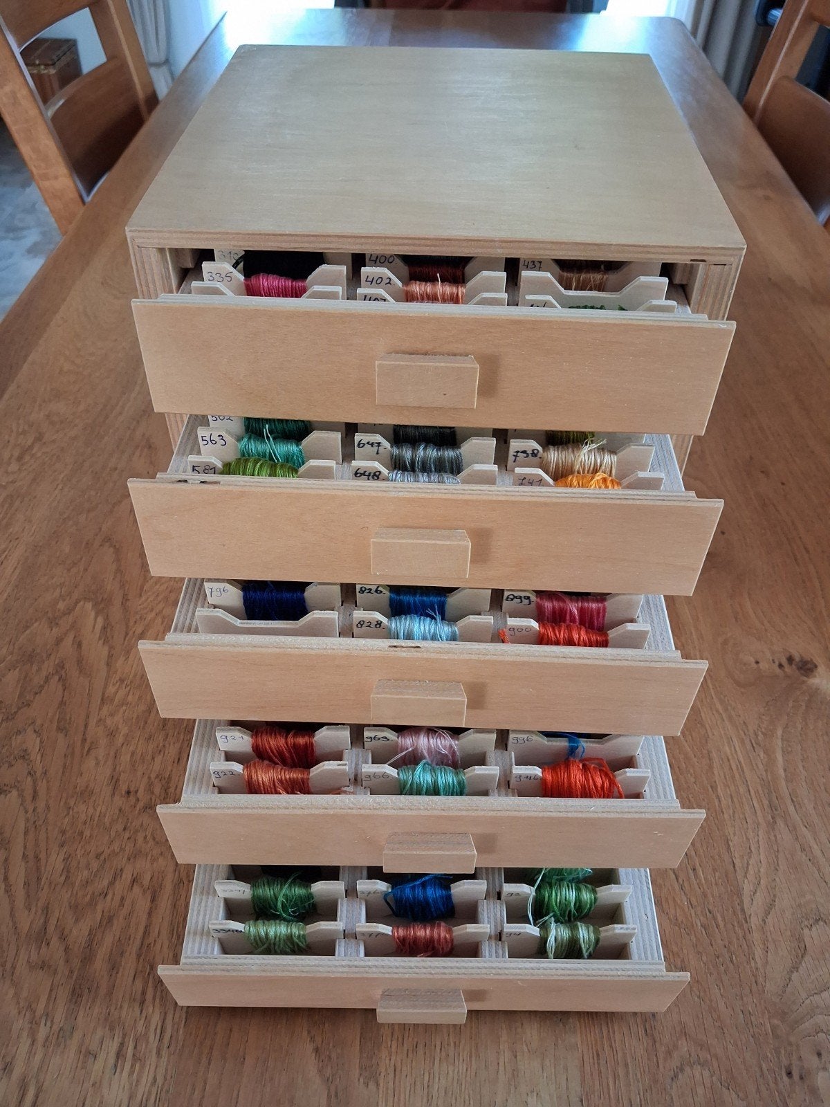 Houten ladekastje voor garen en naalden, Hobby en Vrije tijd, Naaien en Fournituren, Ophalen of Verzenden, Zo goed als nieuw, Overige typen