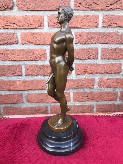 staand mannelijk naakt, brons en marmer, Ophalen of Verzenden, Brons
