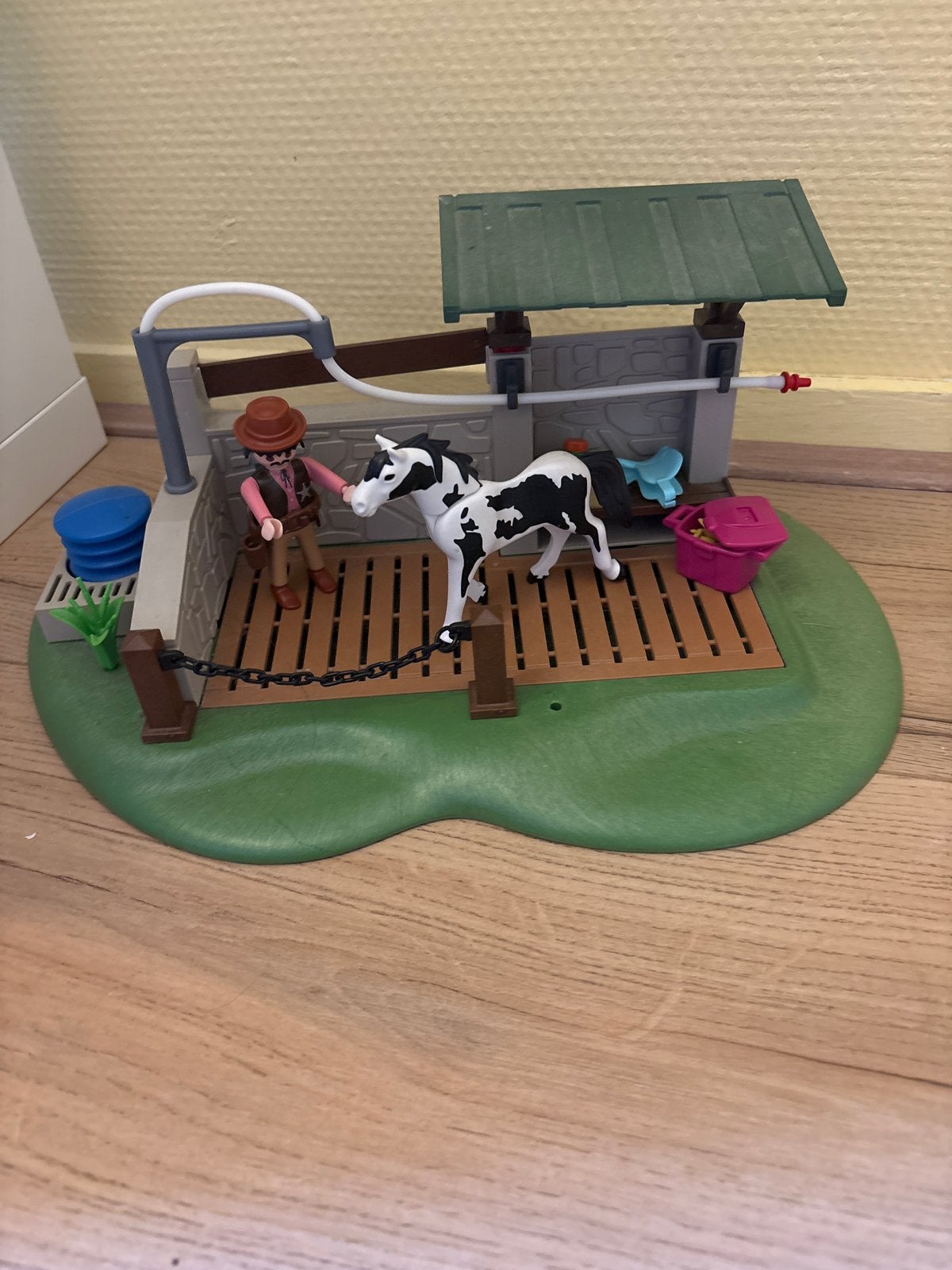 Foto 2 van Playmobil Paardewasplaats met Ruiter en Paard