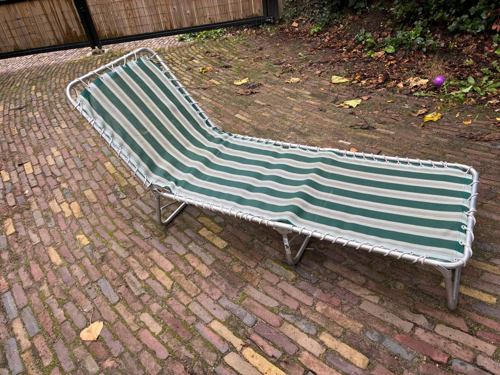 Inklapbare stretcher met verstelbare rugleuning, Tuin en Terras, Ophalen of Verzenden, Gebruikt, Aluminium, Inklapbaar