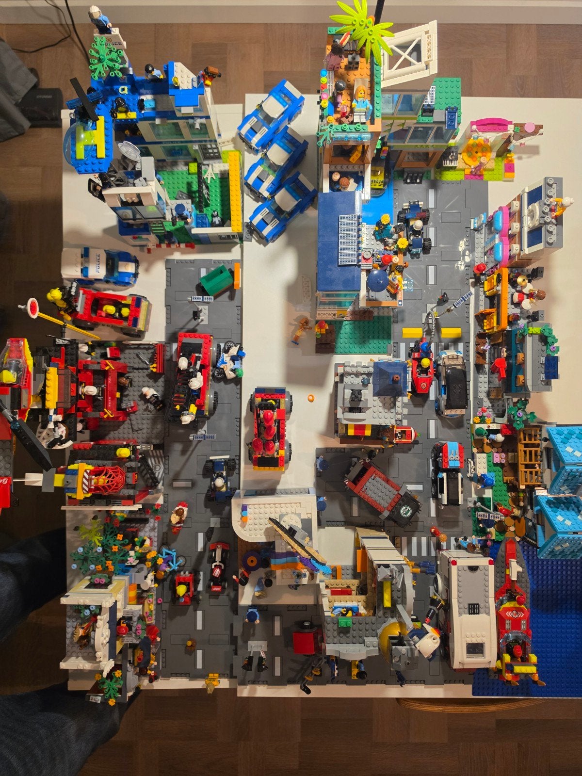 Grote Lego Stad met diverse gebouwen en voertuigen, Ophalen of Verzenden, Gebruikt, Overige merken