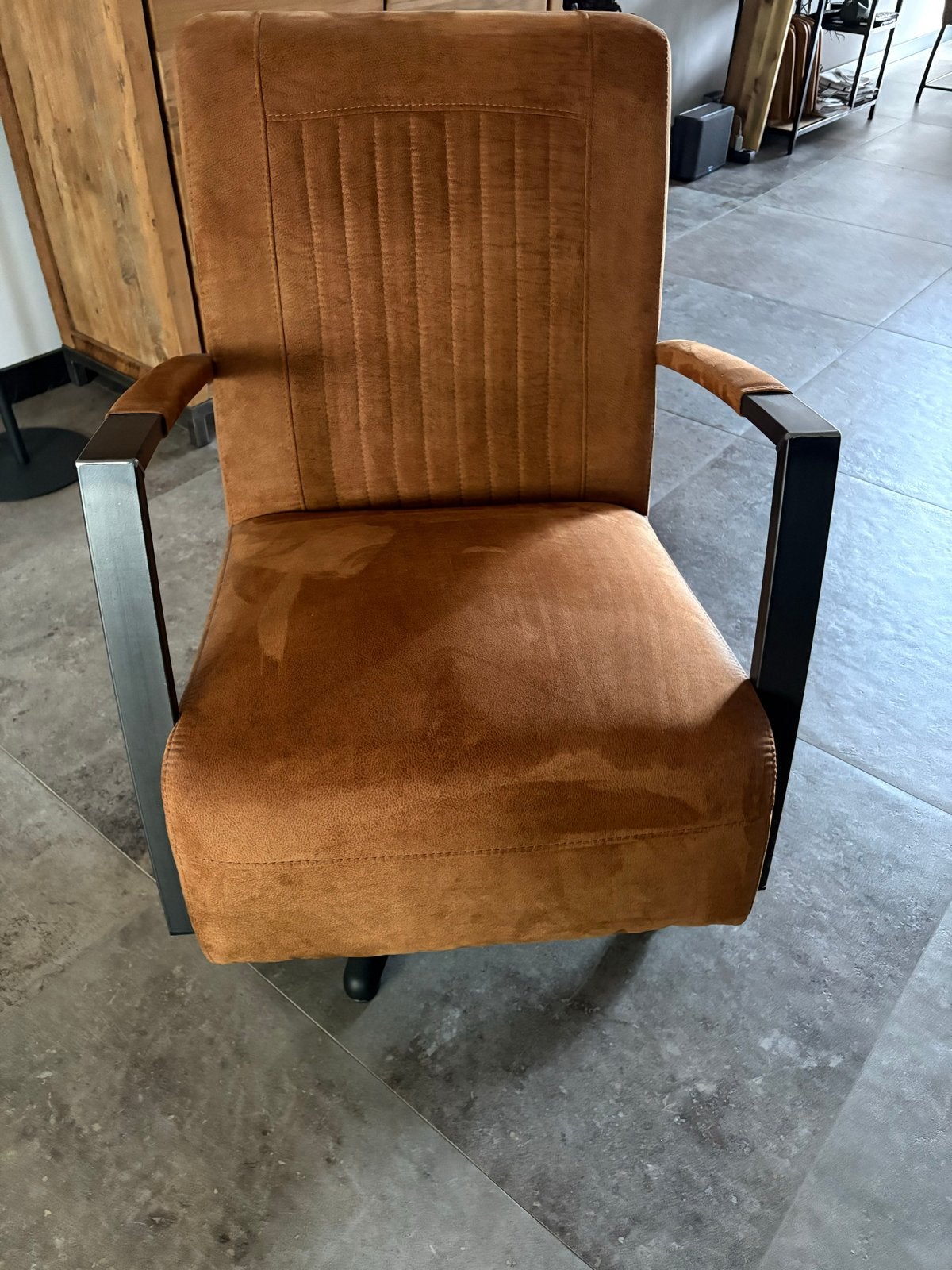 Comfortabele draaibare fauteuil - Zo goed als nieuw, Ophalen, Bruin, Zo goed als nieuw, Eén