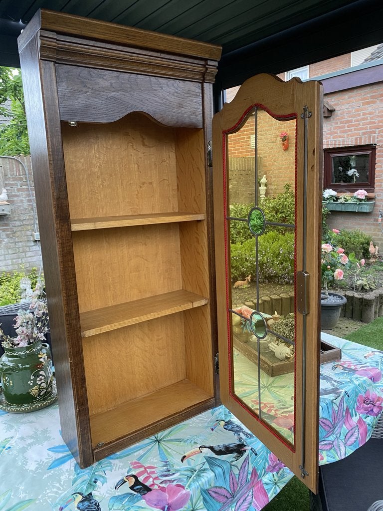 groot bruin vitrinekastje, Ophalen, Met deur(en), 100 tot 150 cm, Overige houtsoorten