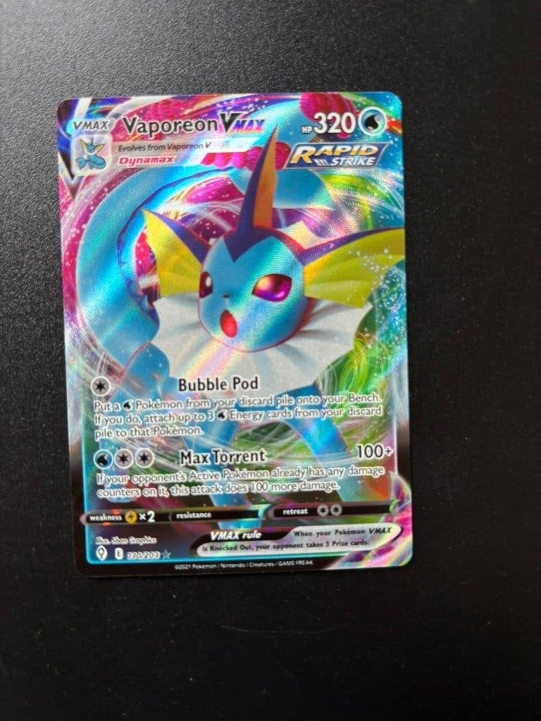 Vaporeon VMAX (EVS 030), Ophalen of Verzenden, Zo goed als nieuw