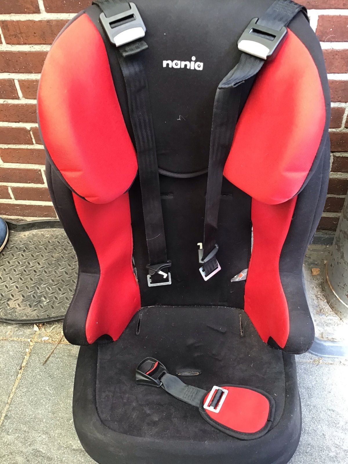 Nania autostoel rood/zwart - 9-36 kg, 9 t/m 36 kg, Ophalen, Overige merken, Gebruikt