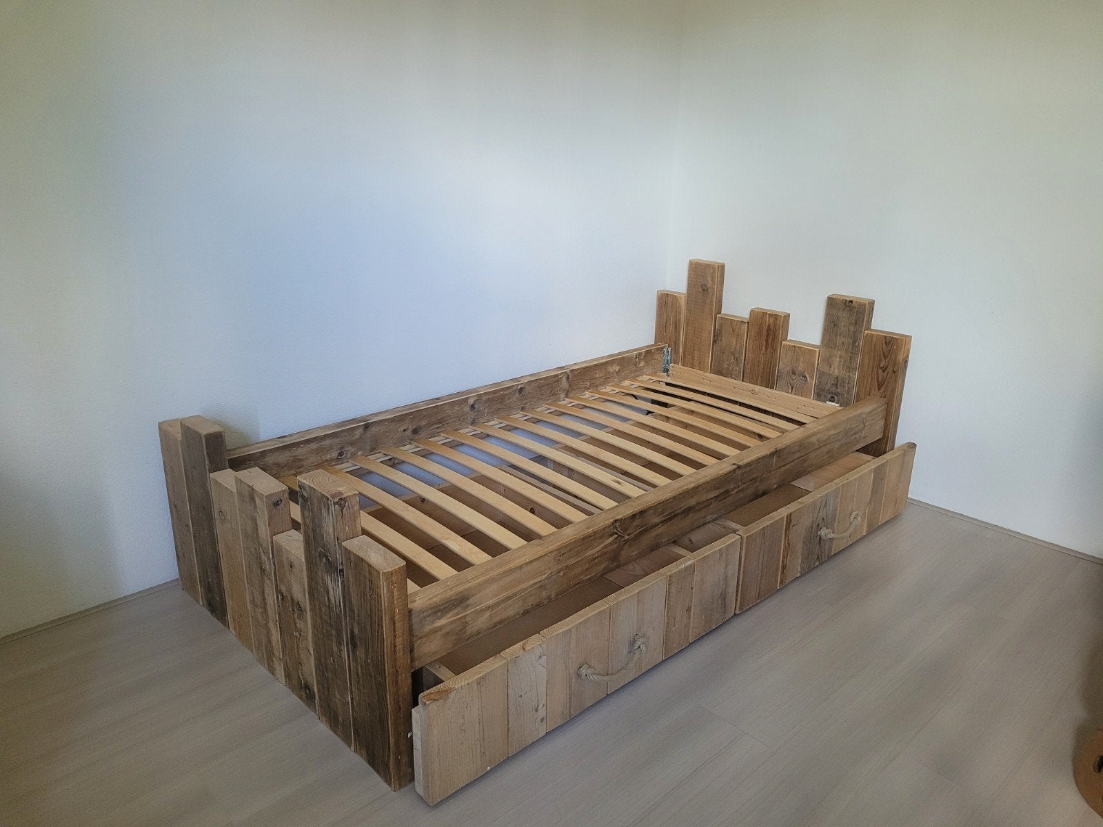 Eenpersoons houten bedframe met lades (90x200), Ophalen, 90 cm, 200 cm, Hout