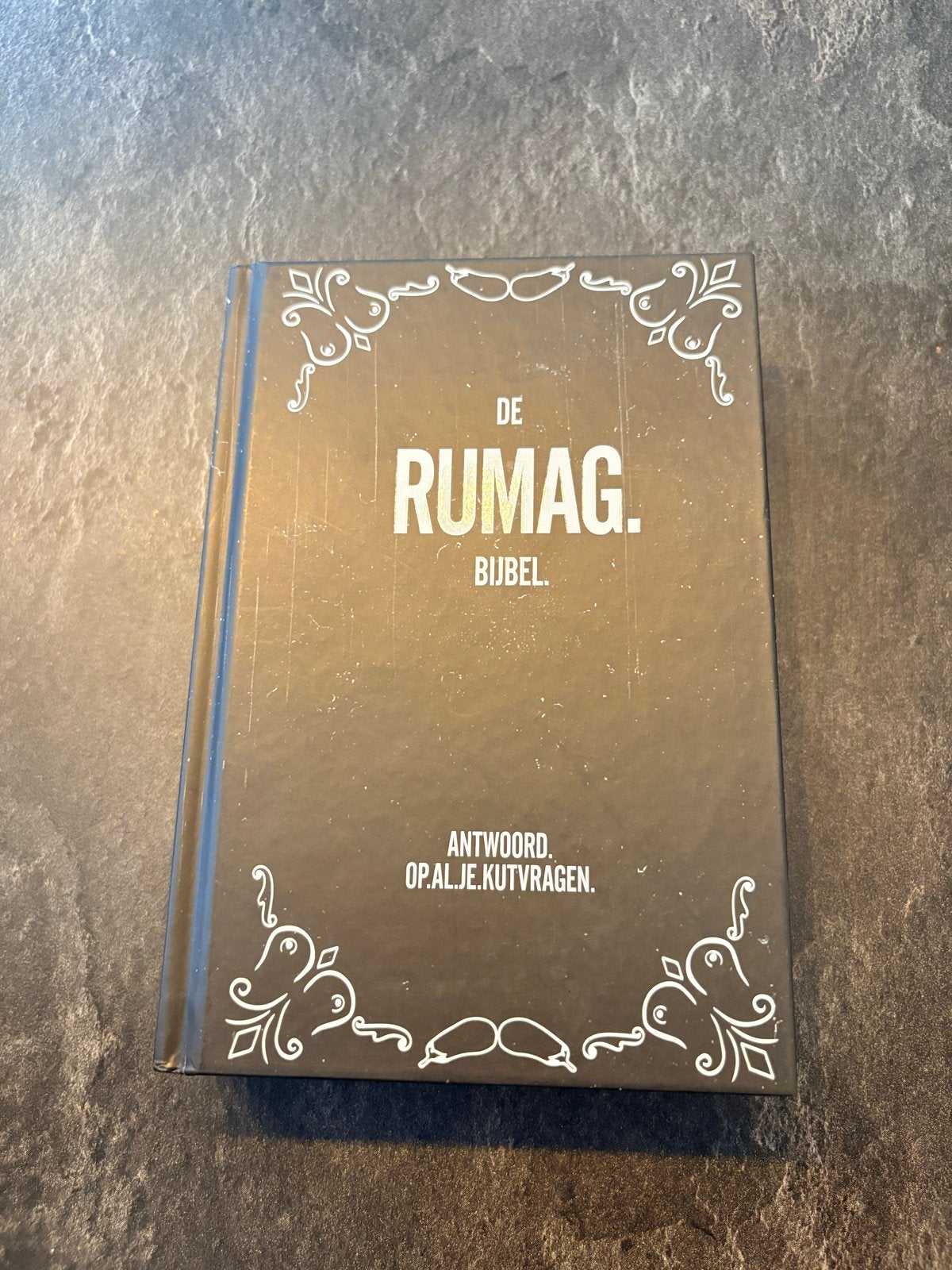 De Rumag Bijbel - Antwoord op al je kutvragen, Ophalen of Verzenden, Zo goed als nieuw, Nederland
