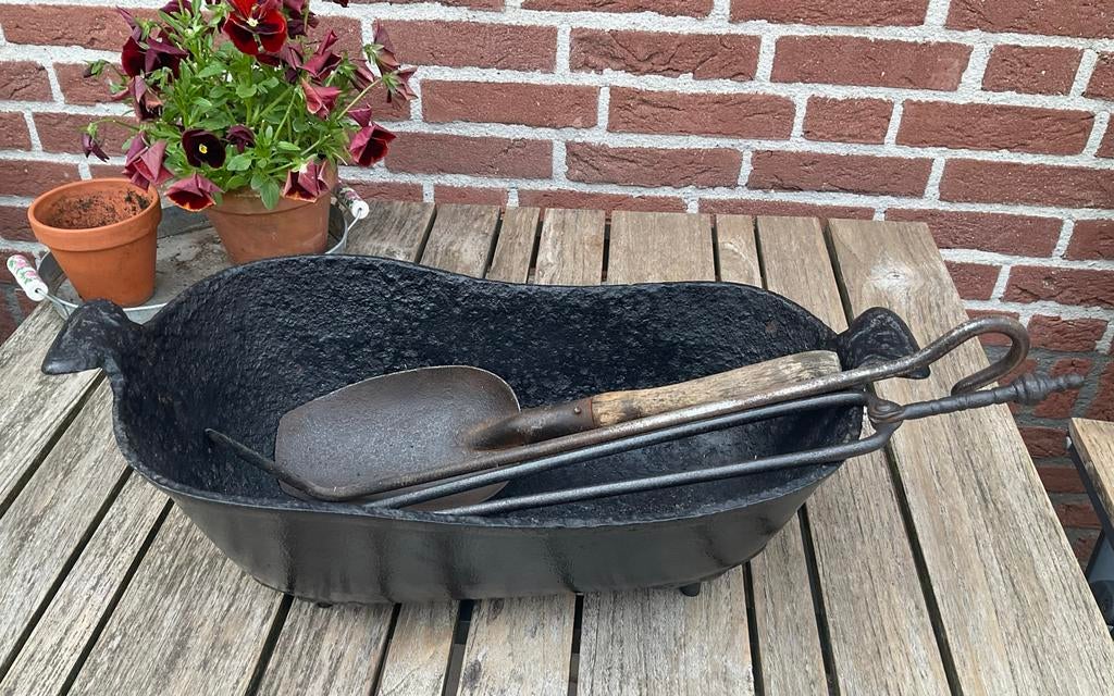 Antieke gietijzeren kolenkit met accessoires, Ophalen of Verzenden