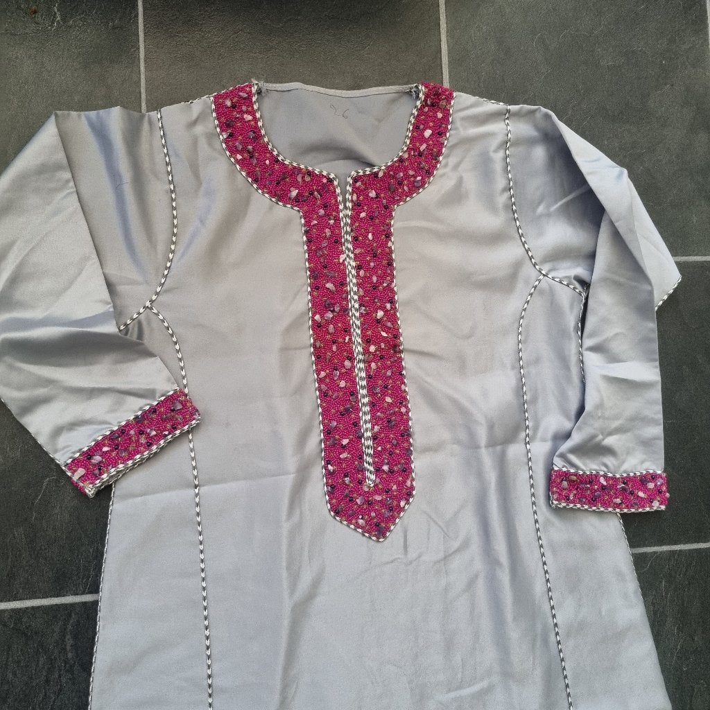 Lange jurk, Grijs, Onder de knie, Ophalen, Maat 38/40 (M)