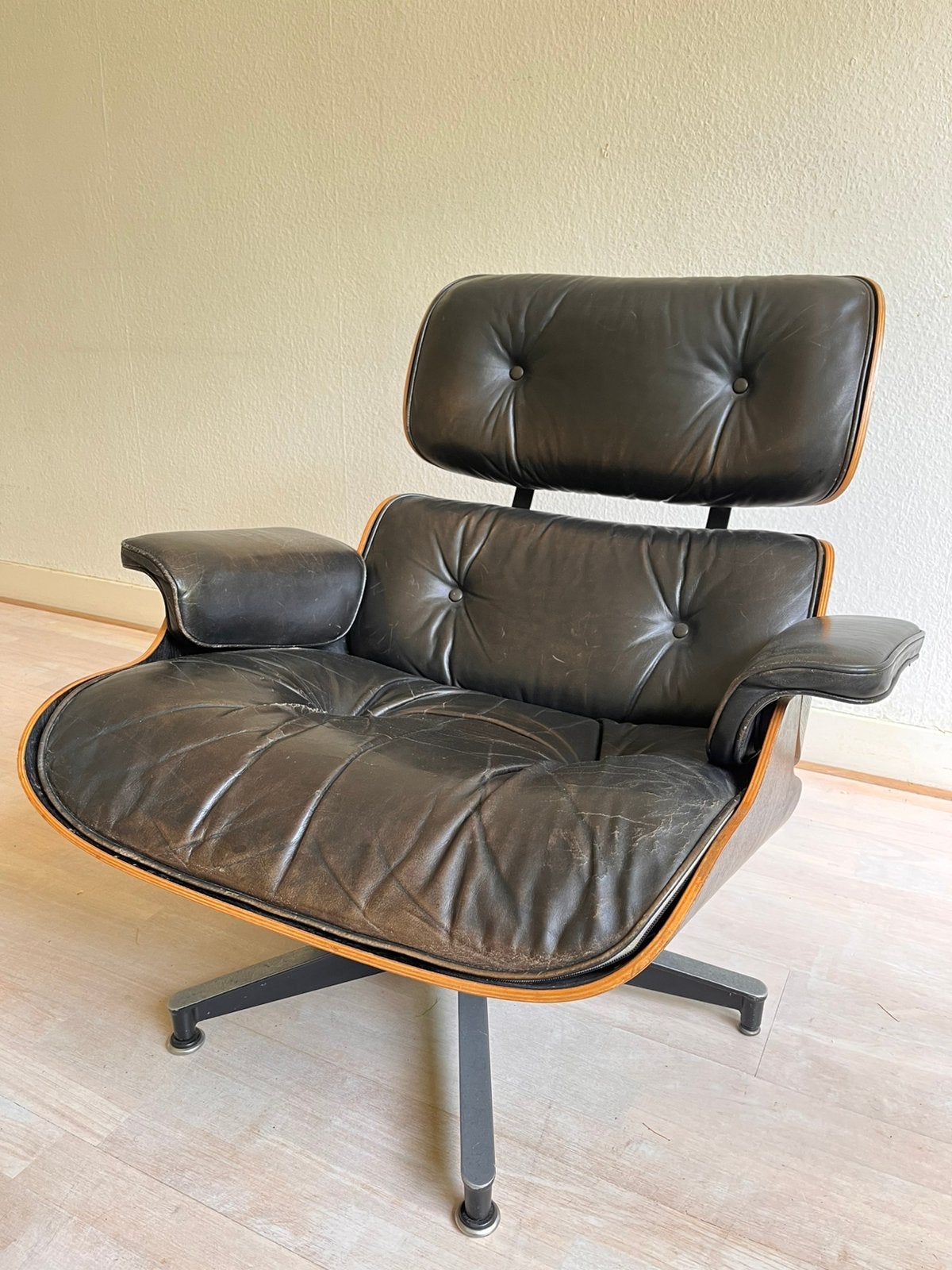 Herman Miller Eames Lounge Chair – zwart leer, Ophalen