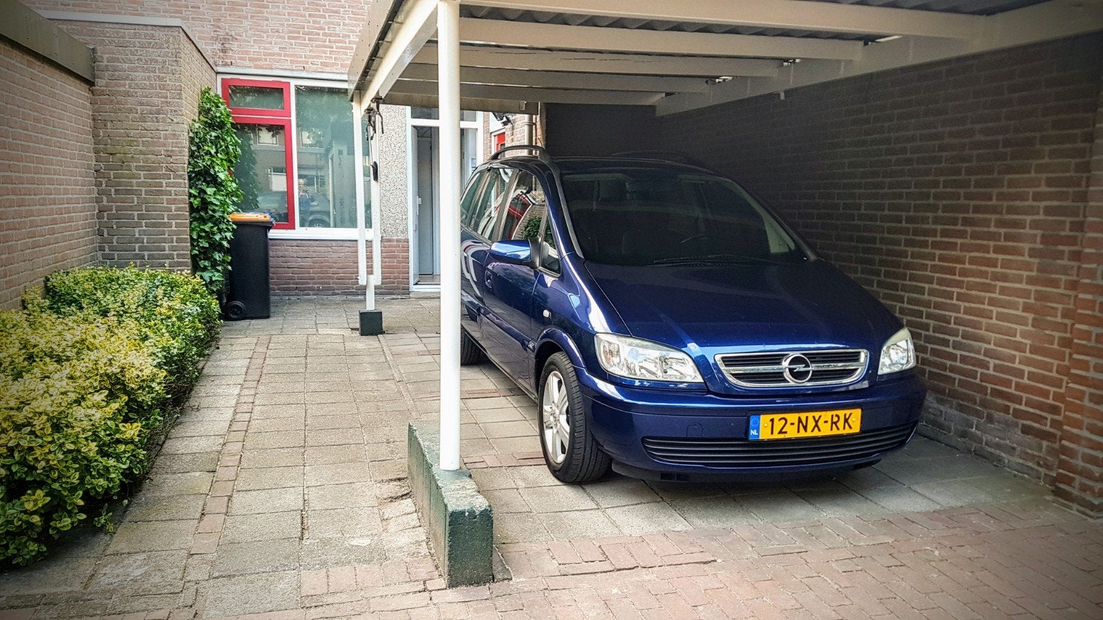 Keiharde en volledig vernieuwde Opel Zafira, 4 cilinders, Blauw, Origineel Nederlands, 1100 kg