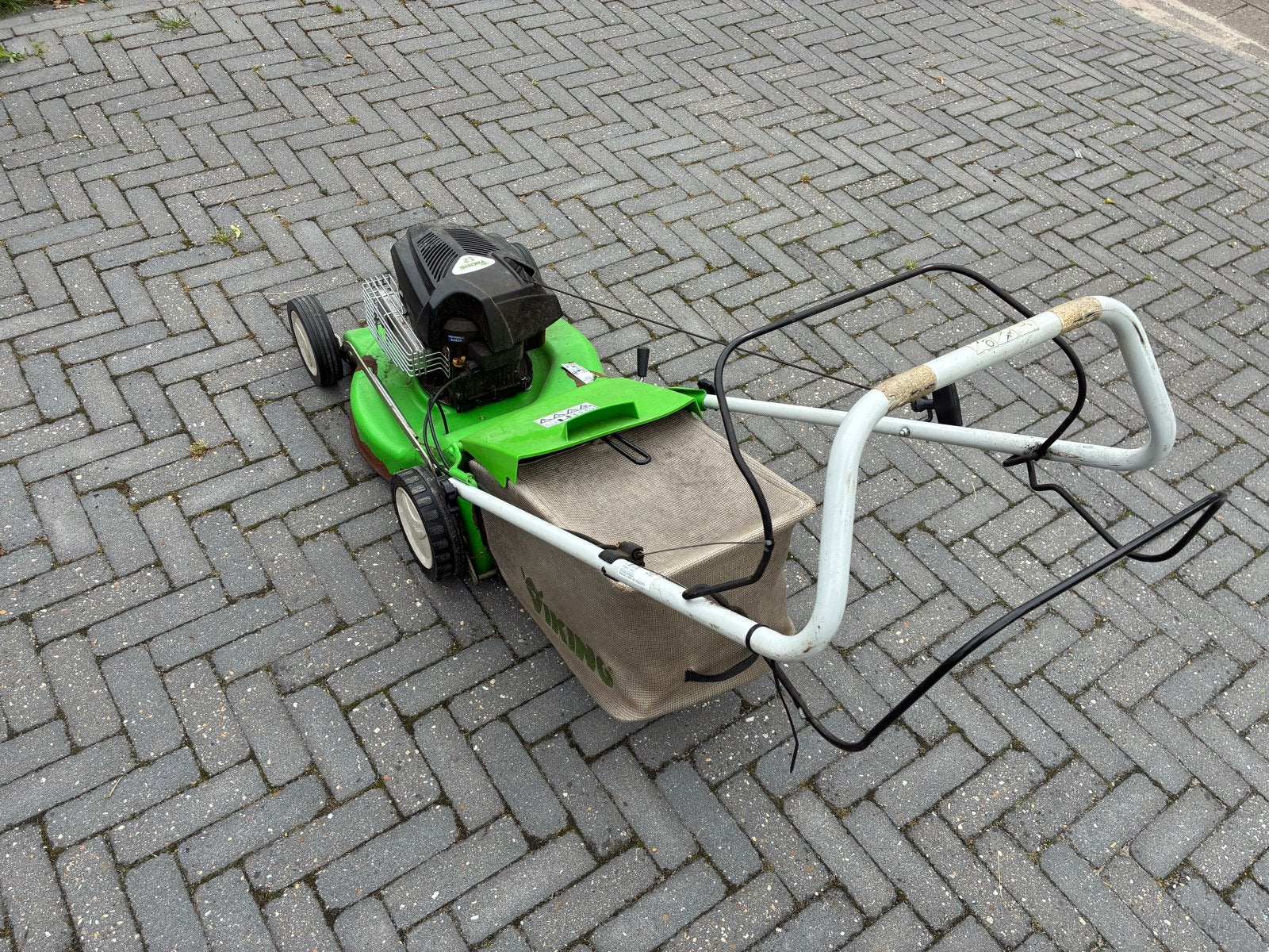 Viking Benzine Grasmaaier, Ophalen, Cirkelmaaier, Gebruikt, 40 t/m 49 cm
