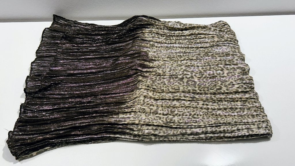 Goud-bruine foulard met dierenprint, Kleding | Dames, Mutsen, Sjaals en Handschoenen, Ophalen of Verzenden, Nieuw, Sjaal