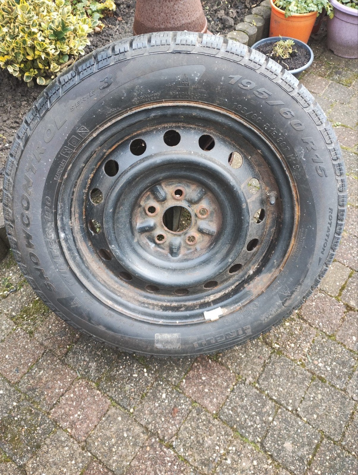 Winterbanden op velg 195/60/R15 (sneeuwkettingen GRATIS), Ophalen