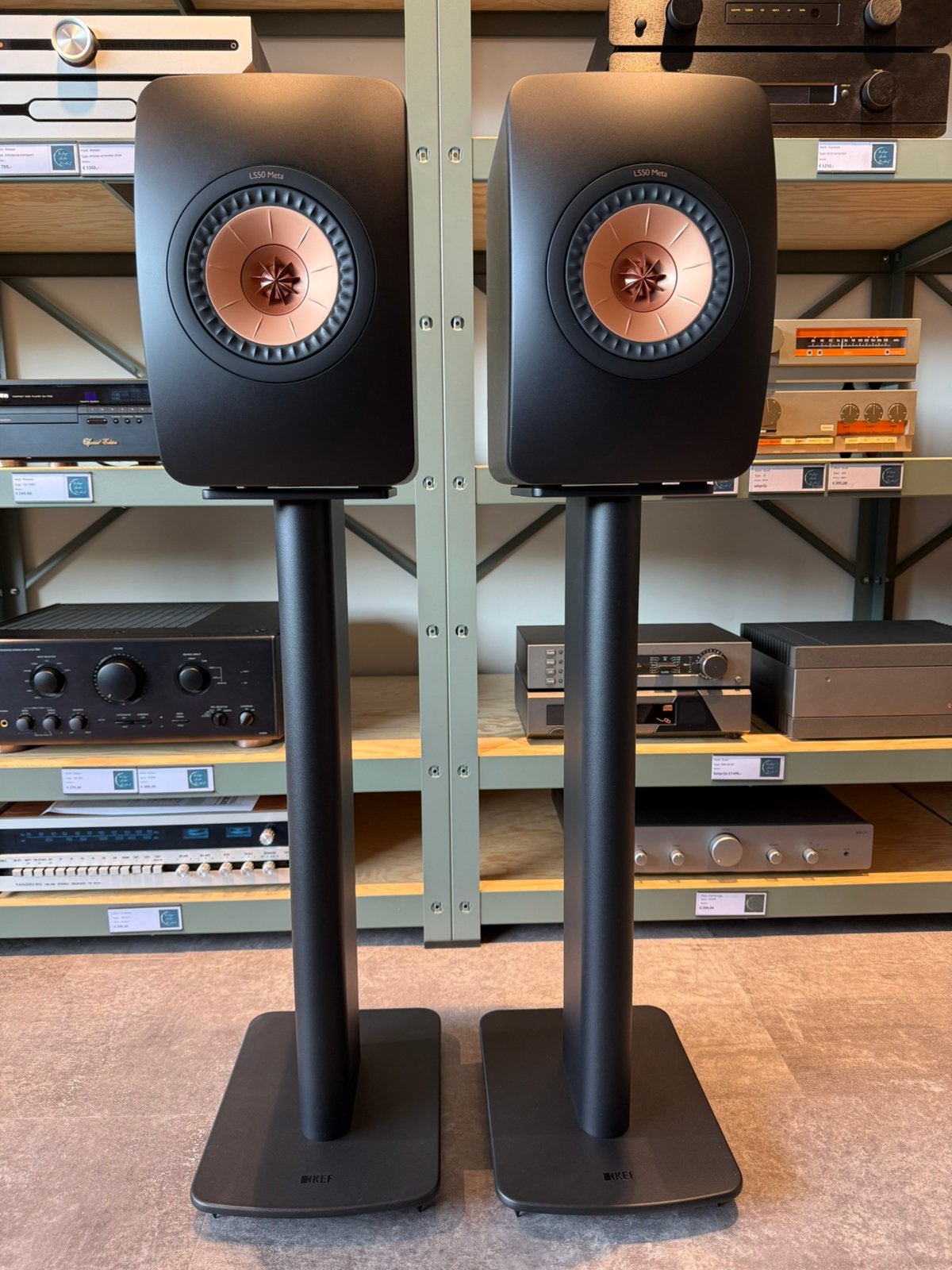 **VERKOCHT** KEF LS50 Meta, incl originele stands, nieuwst., Audio, Tv en Foto, Luidsprekers, Ophalen, Inclusief standaarden, Contact@vintageaudiobreda.nl