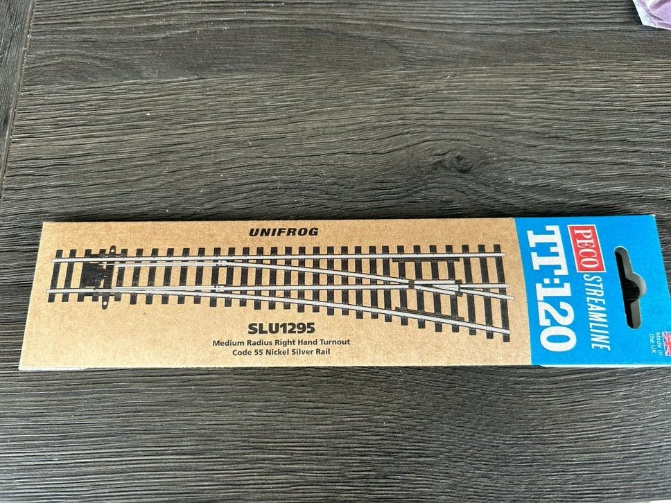 Nieuwe PECO gebogen wissel, Overige merken, Gelijkstroom, Nieuw, Rails