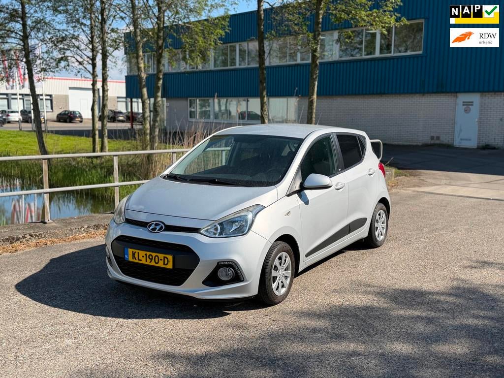 Hyundai I10 1.0i i-Motion Go! 2017!Navi!Airco!Tel.voorbereid, Voorwielaandrijving, Gebruikt, 23 km/l, Origineel Nederlands